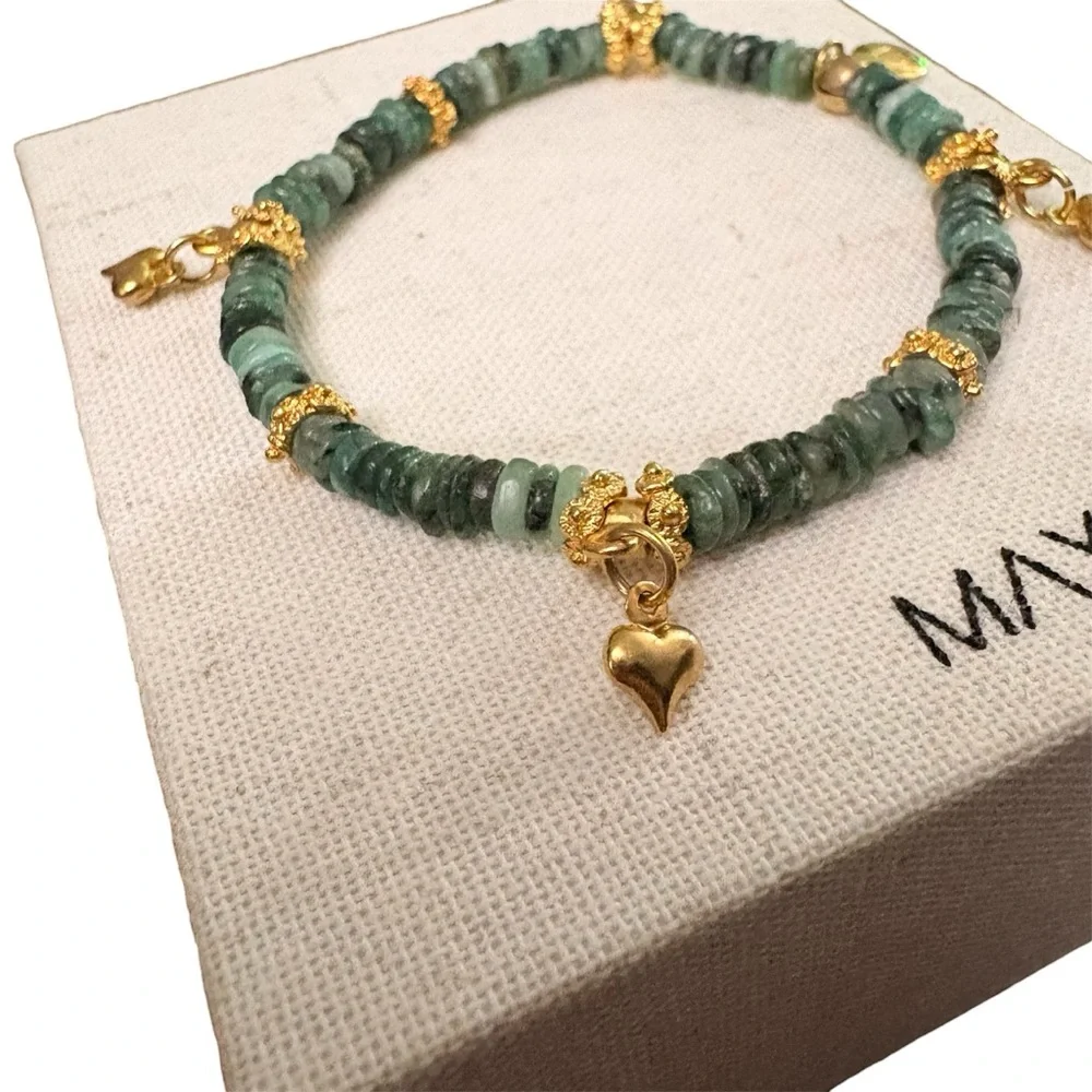Genuine Emerald Beads 24k Gold Plated Heart Charm Stretch Bracelet - Picture 4 of 9